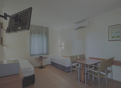 Full registration package with guest house accommodation in a twin room in Kibbutz Nachsolim 